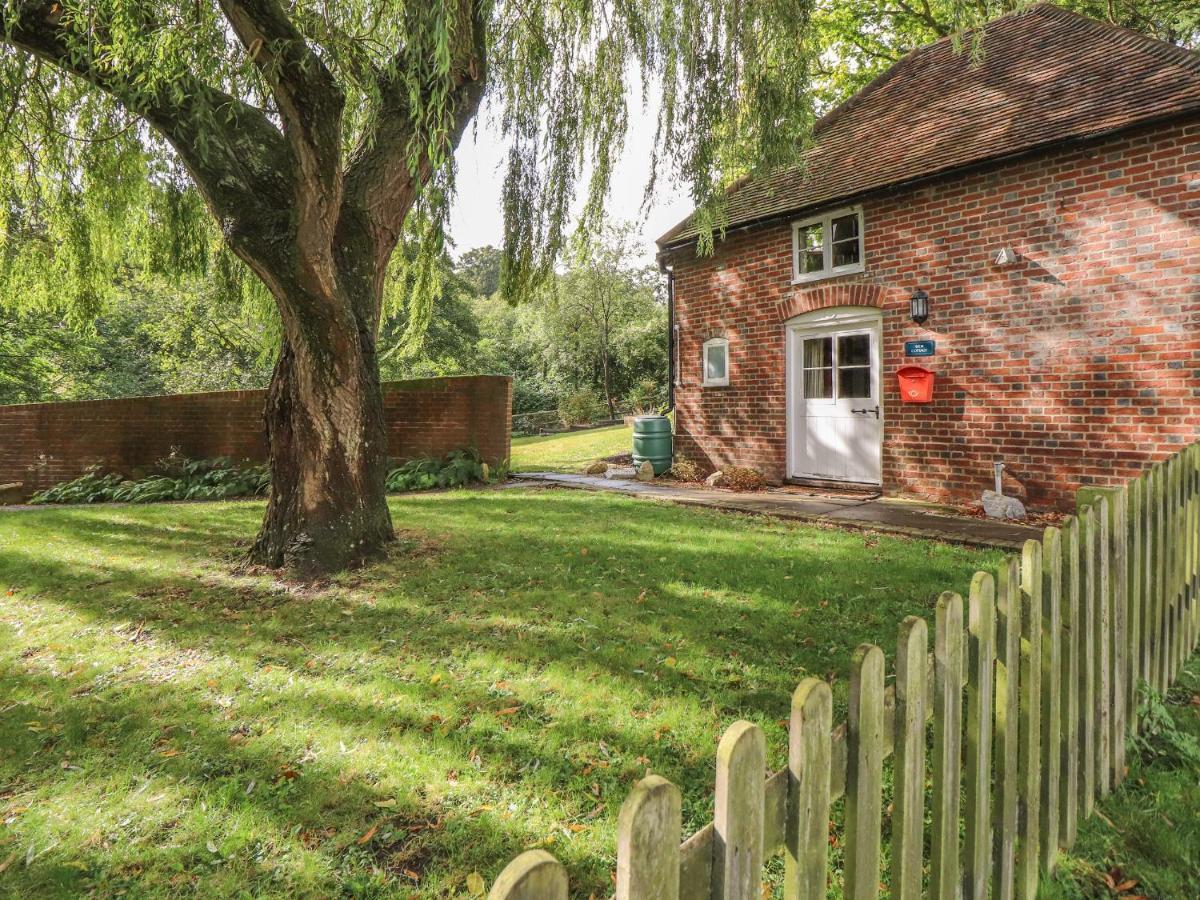 Weir Cottage Мейдстън Екстериор снимка